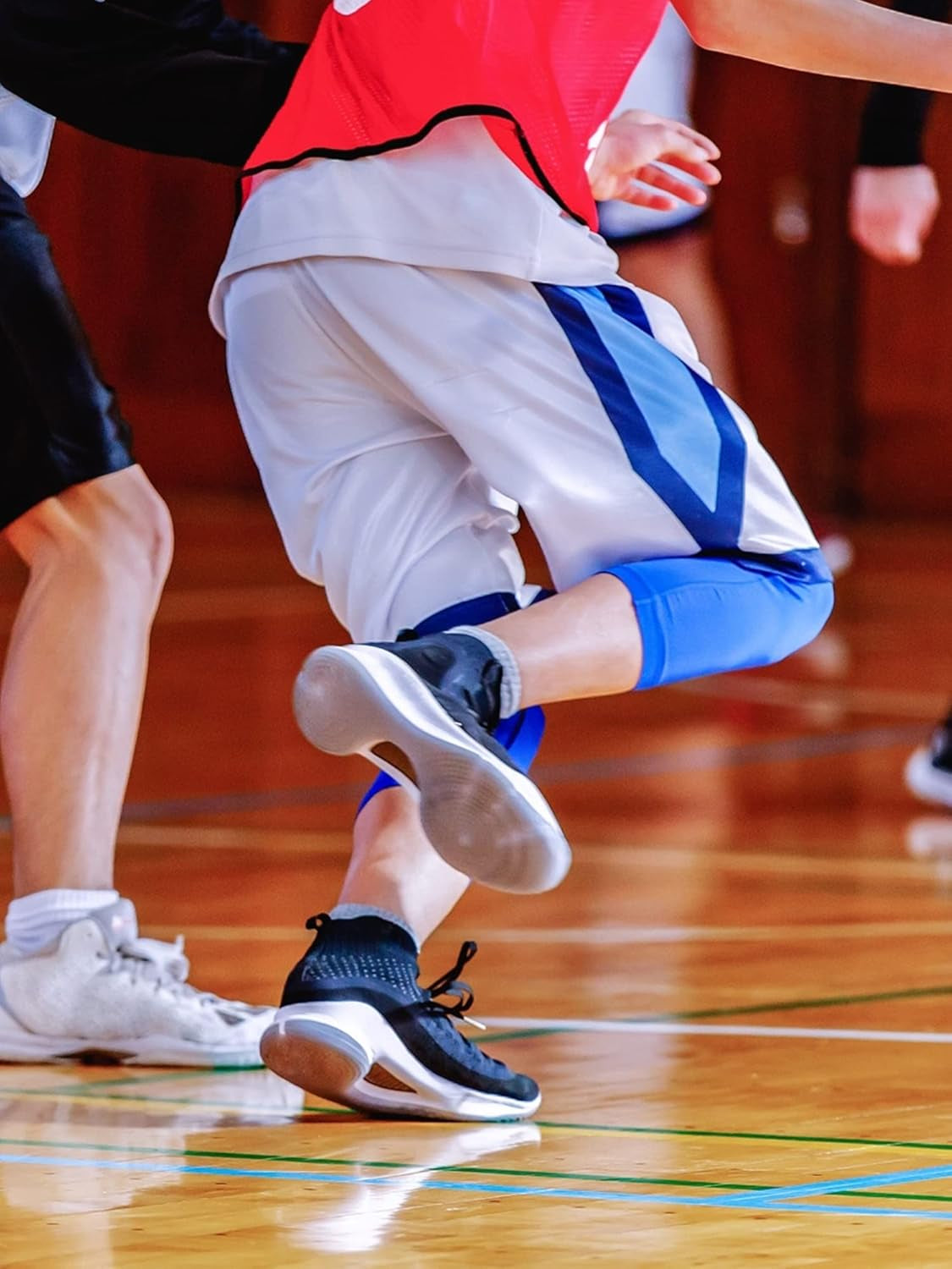 Youth Boys' Compression Pants with Knee Pads 3/4 Basketball Athletic Tights Quick Dry Sports Workout Leggings